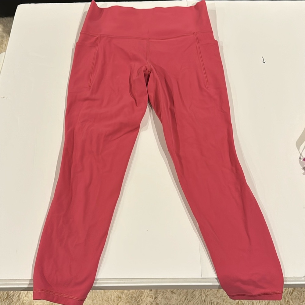 Athleta Capri Leggings ~ Medium